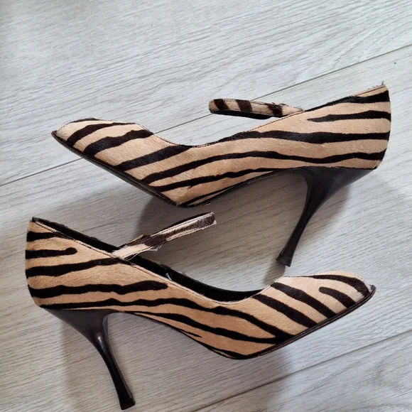 Dolce & Gabbana Pony Hair Mary Jane Pumps 37 - Picture 7 of 10